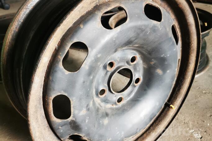 Kita, plieniniai štampuoti