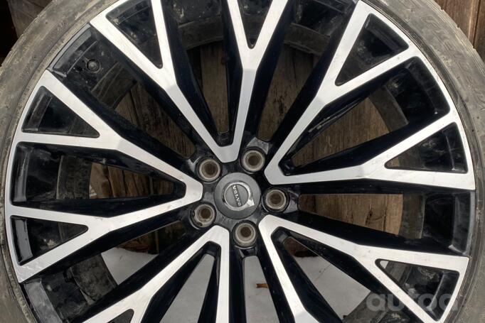 Volvo, lengvojo lydinio