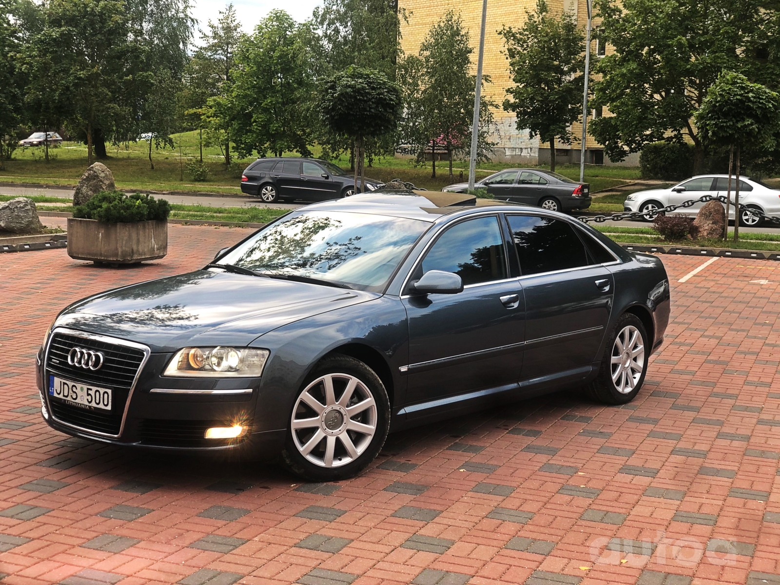 Audi a8 d3 aux