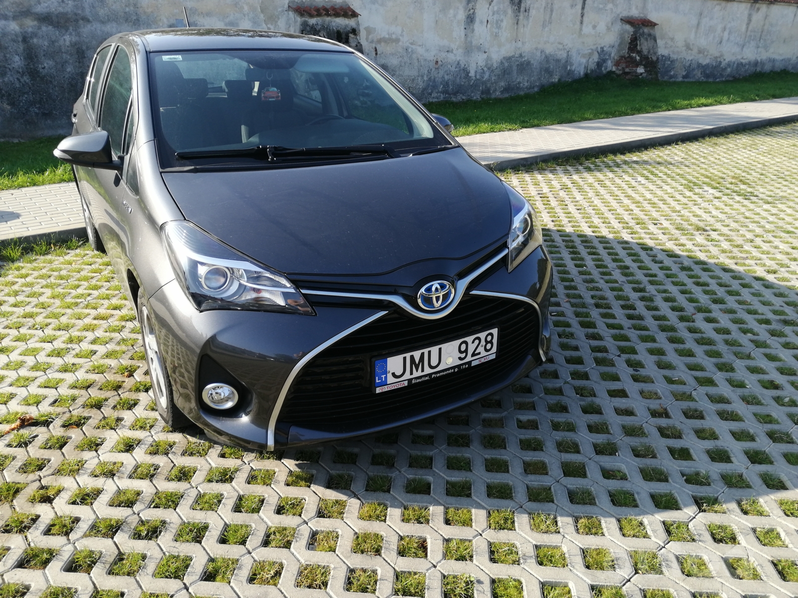 Toyota yaris xp130