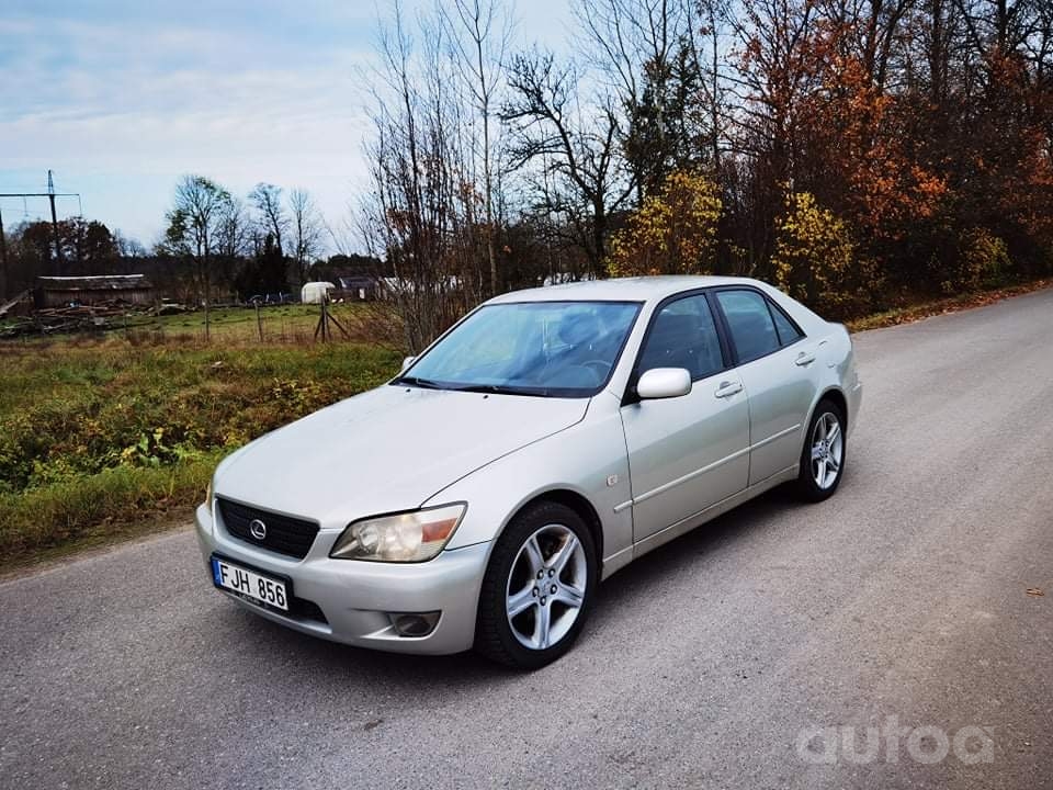 Lexus is300 xe10