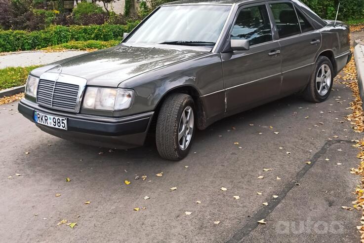Mercedes-Benz C-Class W201 [restyling] Sedan