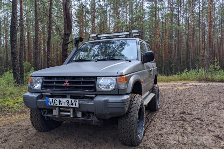 Mitsubishi Pajero 2 generation Metal Top SUV 3-doors