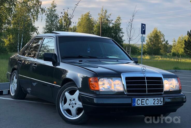 Mercedes-Benz W124 1 generation