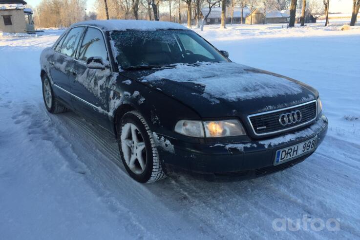 Audi A8 D2/4D Sedan 4-doors