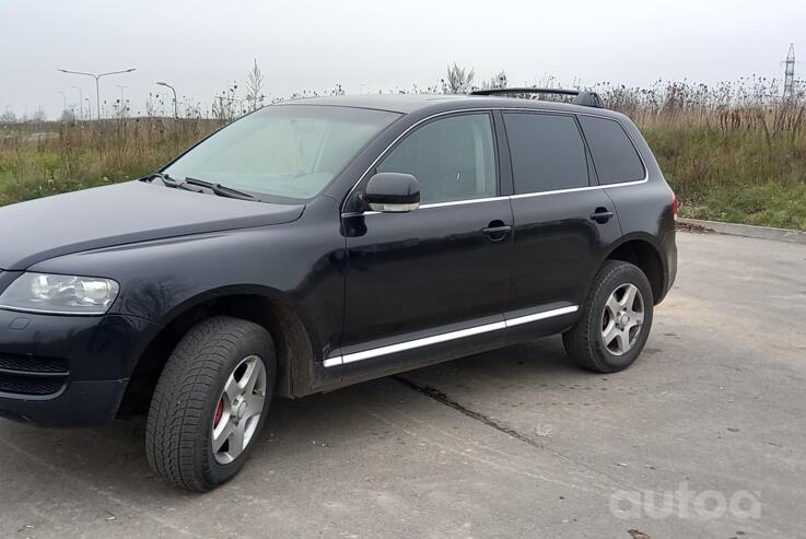 Volkswagen Touareg 1 generation Crossover