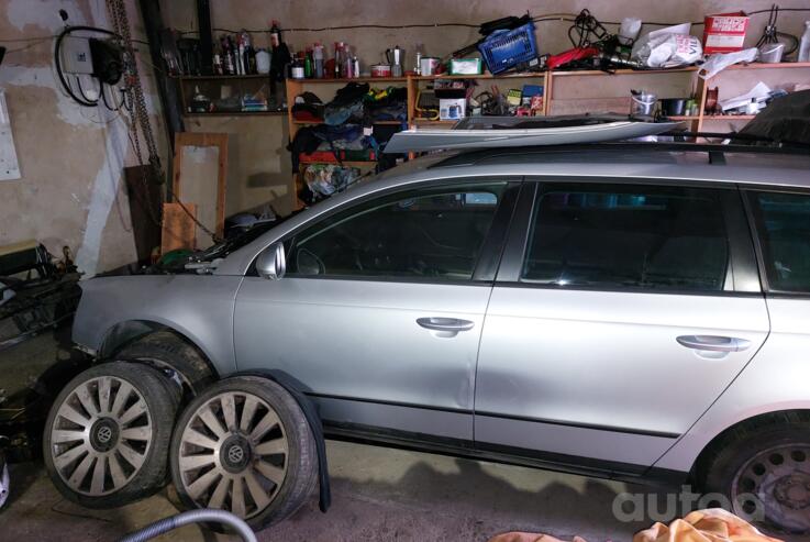 Volkswagen Passat B6 wagon 5-doors