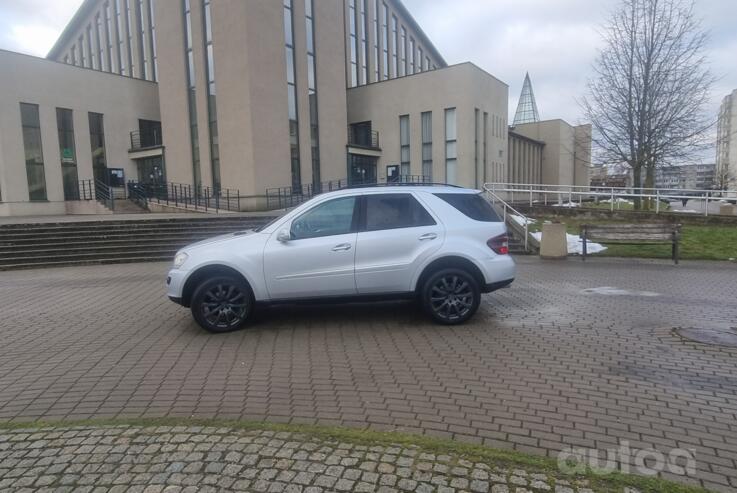 Mercedes-Benz M-Class W164 AMG crossover 5-doors