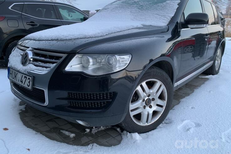 Volkswagen Touareg 1 generation Crossover