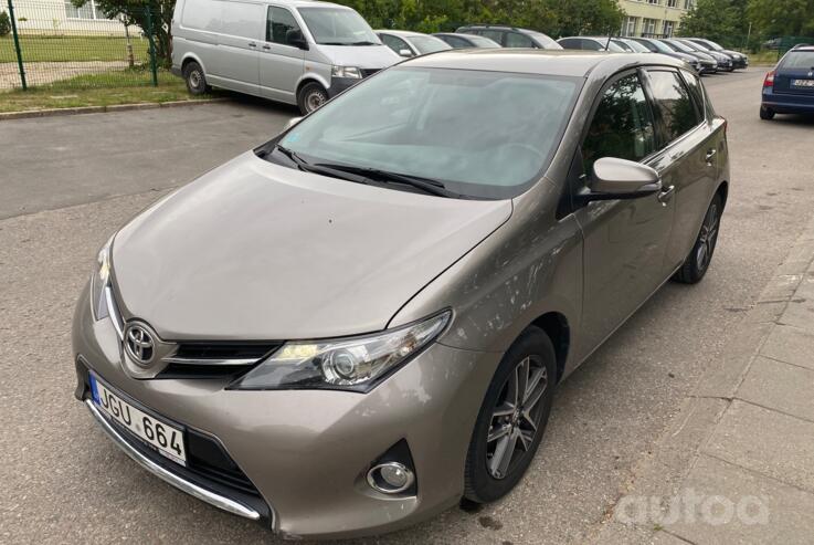 Toyota Auris 2 generation Hatchback 5-doors