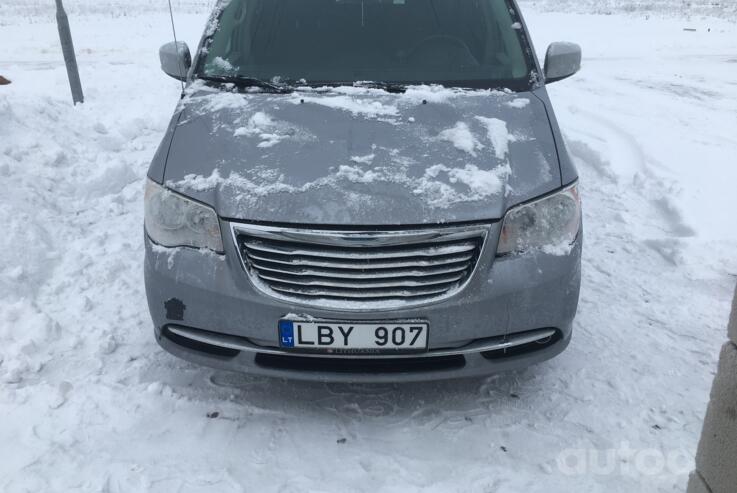 Chrysler Town & Country 5 generation [restyling]