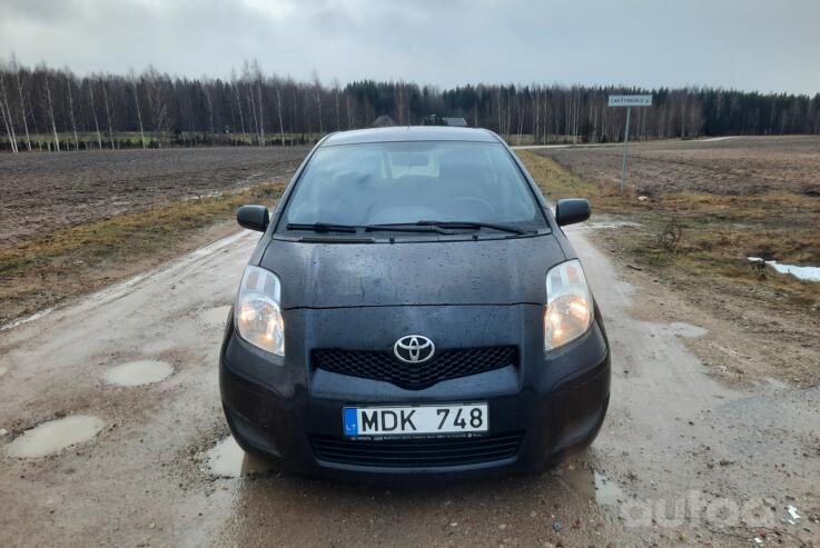 Toyota Yaris 2 generation [restyling]