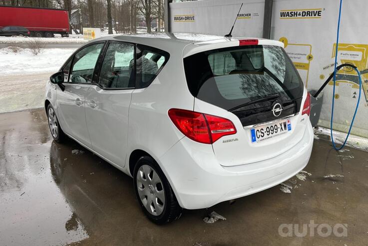 Opel Meriva 2 generation Minivan