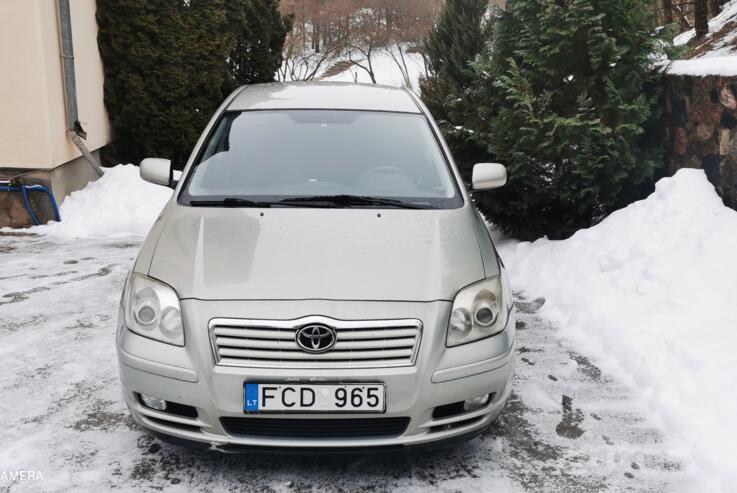 Toyota Avensis 2 generation Sedan