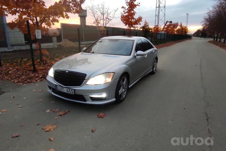 Mercedes-Benz S-Class W221 Sedan 4-doors