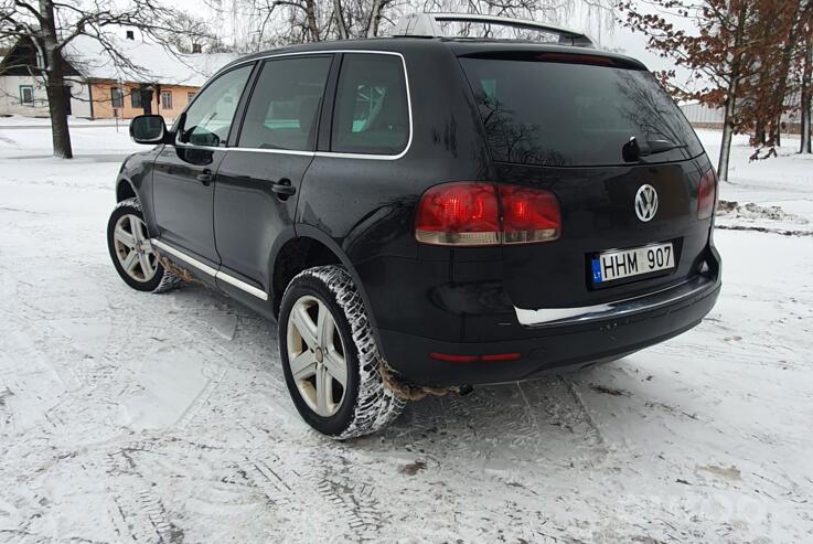 Volkswagen Touareg 1 generation Crossover