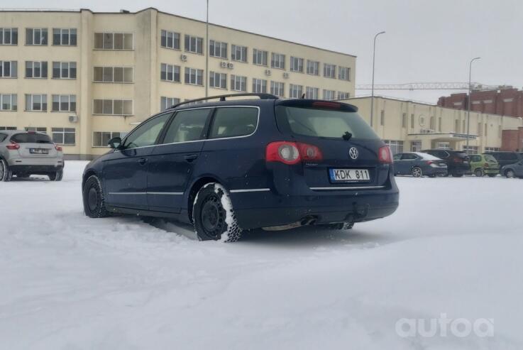 Volkswagen Passat B6 wagon 5-doors