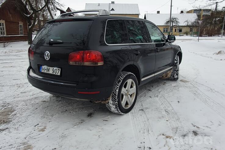 Volkswagen Touareg 1 generation Crossover