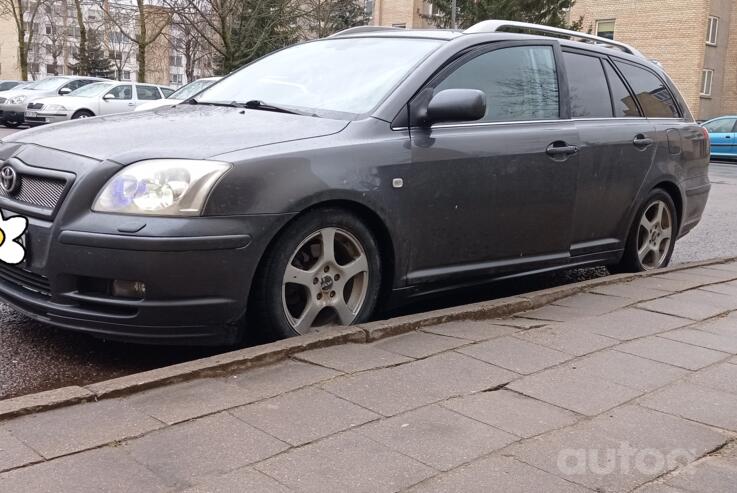 Toyota Avensis 2 generation wagon