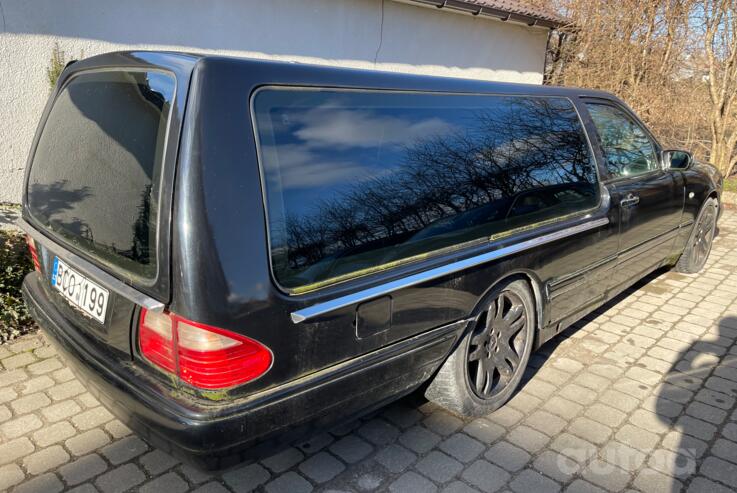 Mercedes-Benz E-Class W210 wagon 5-doors