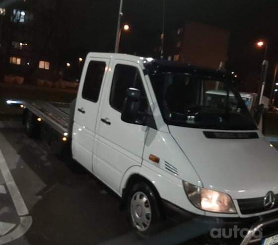 Mercedes-Benz Sprinter First generation