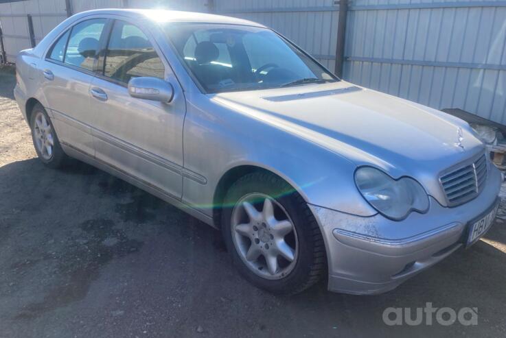 Mercedes-Benz C-Class W203/S203/CL203 Sedan