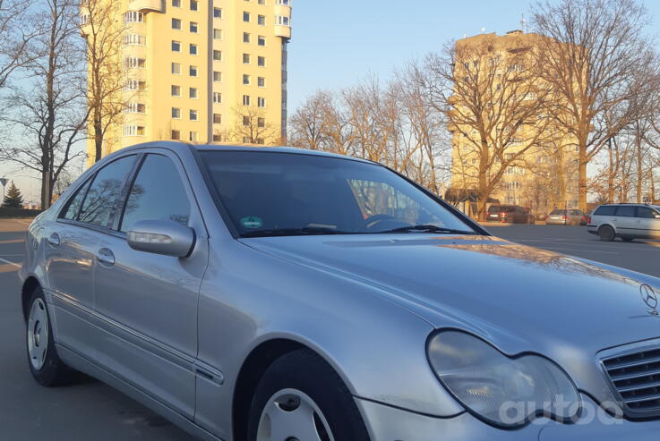 Mercedes-Benz C-Class W203/S203/CL203 Sedan