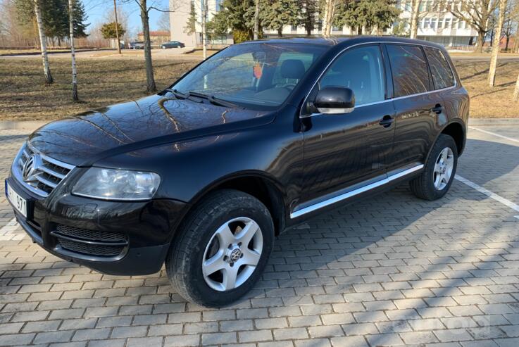 Volkswagen Touareg 1 generation Crossover