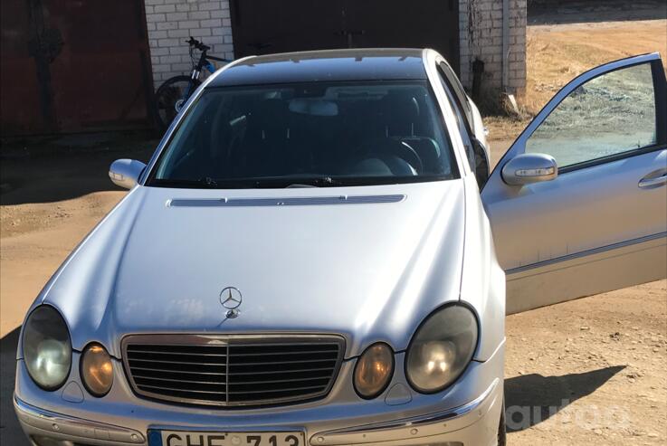 Mercedes-Benz E-Class W211 Sedan