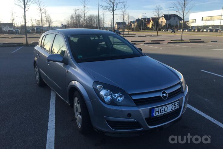 Opel Astra H Hatchback