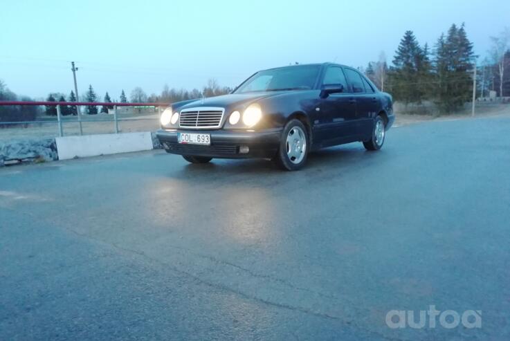 Mercedes-Benz E-Class W210 Sedan