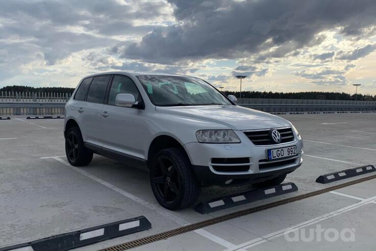Volkswagen Touareg 1 generation Crossover
