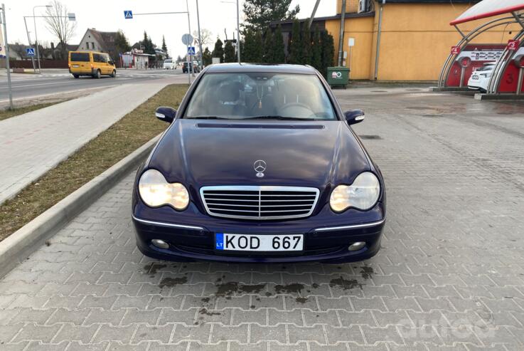 Mercedes-Benz C-Class W203/S203/CL203 Sedan