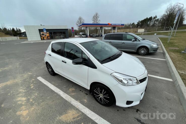 Toyota Yaris XP130 Hatchback 5-doors