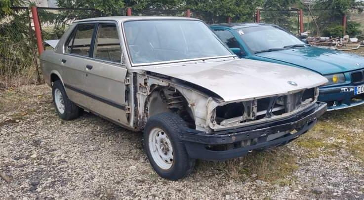 BMW 5 Series E28 Sedan