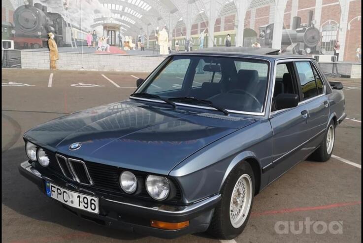 BMW 5 Series E28 Sedan
