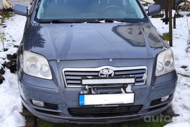 Toyota Avensis 2 generation wagon
