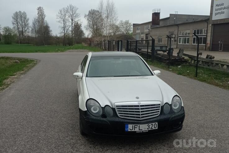 Mercedes-Benz E-Class W211 Sedan