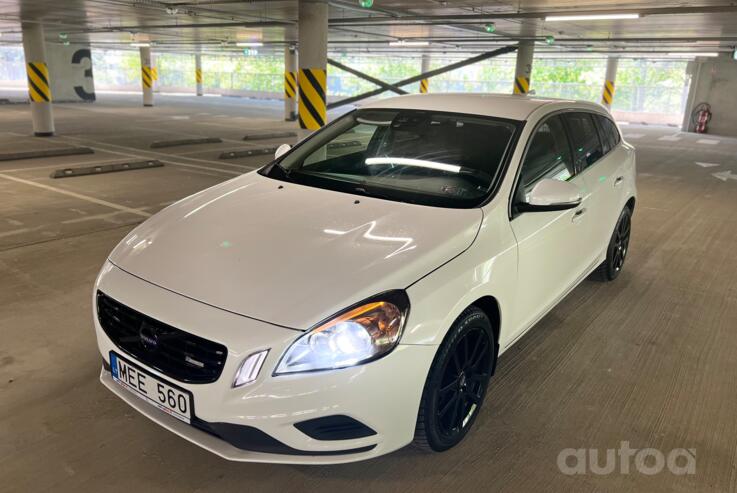 Volvo V60 1 generation wagon