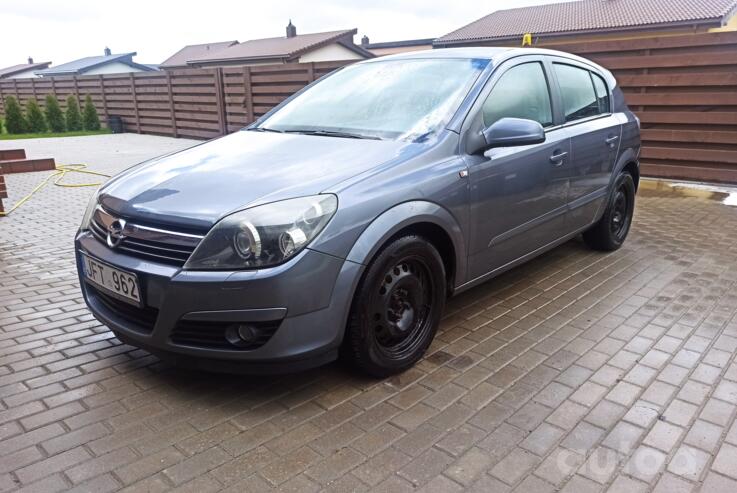 Opel Astra H Hatchback