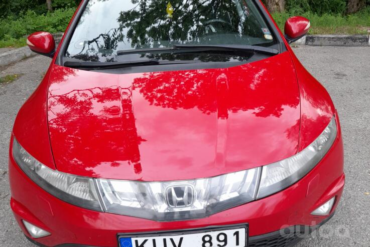 Honda Civic 8 generation Hatchback 5-doors