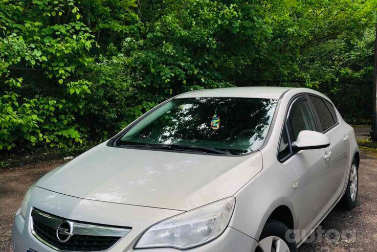 Opel Astra J Hatchback 5-doors