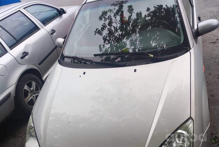 Ford Focus 1 generation Hatchback 5-doors