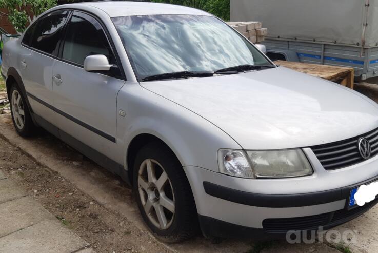 Volkswagen Passat B5 Sedan 4-doors