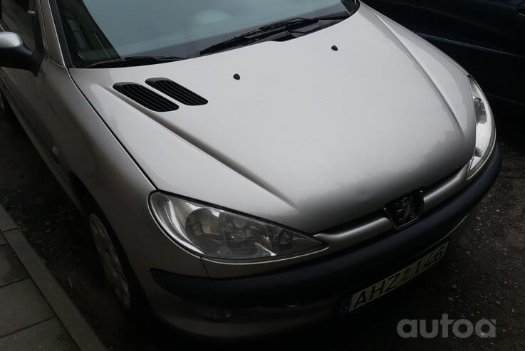 Peugeot 206 1 generation [restyling] Hatchback 5-doors