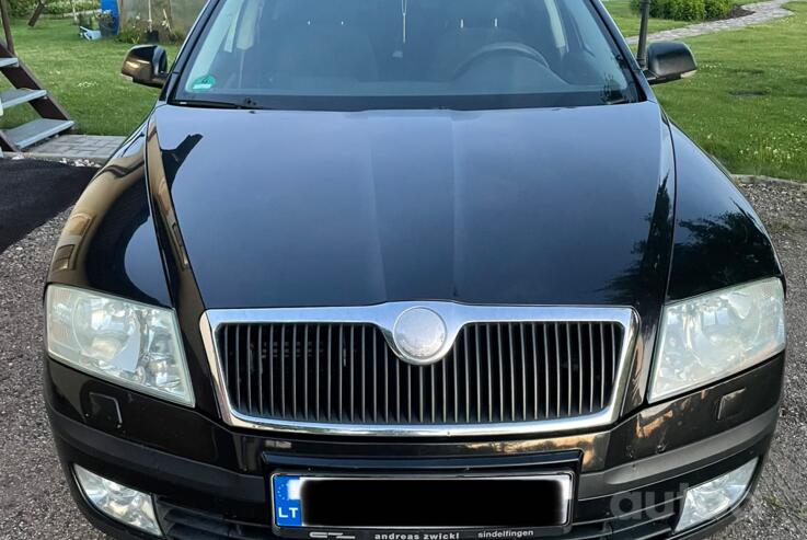 Skoda Octavia 2 generation Combi wagon 5-doors