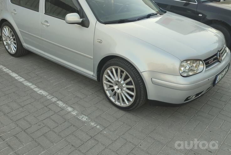 Volkswagen Golf GTI 4 generation