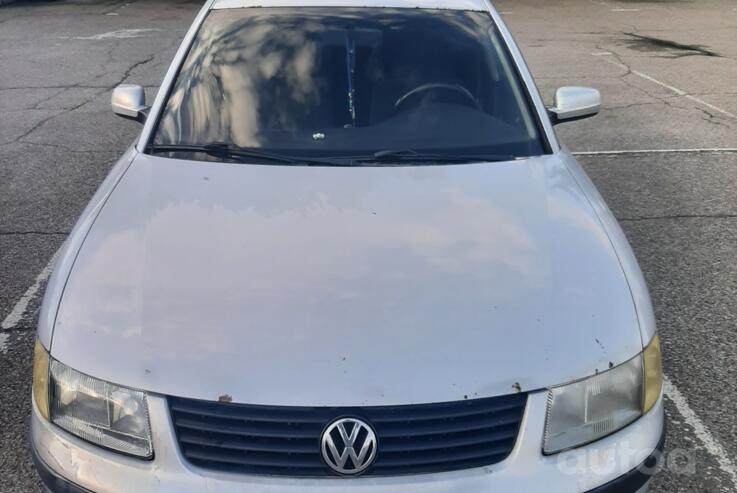 Volkswagen Passat B5 Sedan 4-doors