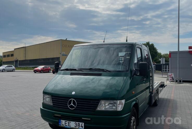 Mercedes-Benz Sprinter First generation