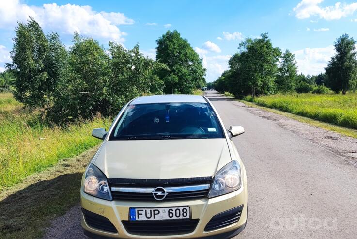 Opel Astra H Hatchback